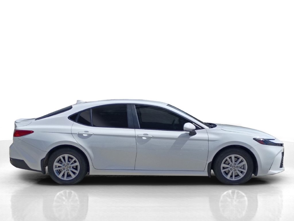 Used 2025 Toyota Camry LE FWD image 4