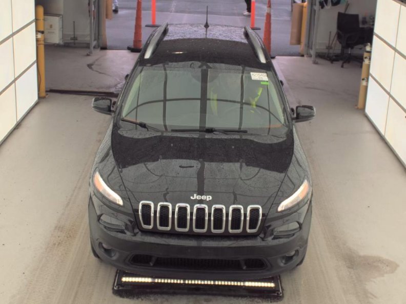 Used 2016 Jeep Cherokee Latitude w/ Safety/Convenience Group image 2