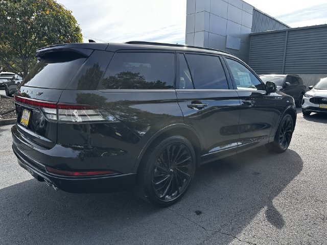Certified 2023 Lincoln Aviator Reserve w/ Equipment Group 201A AWD/4WD image 5
