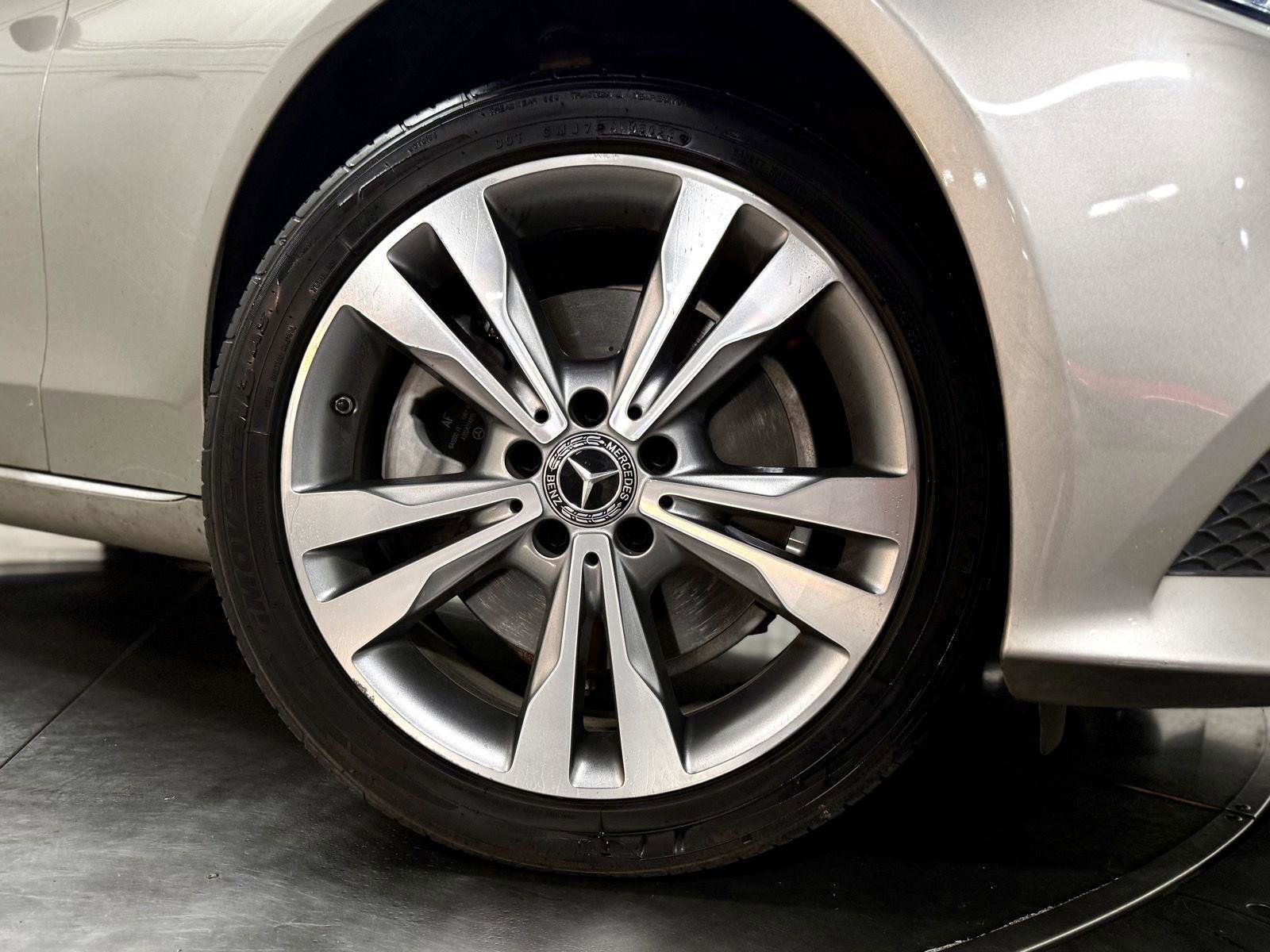 Used 2019 Mercedes-Benz C 300 4MATIC Sedan image 11