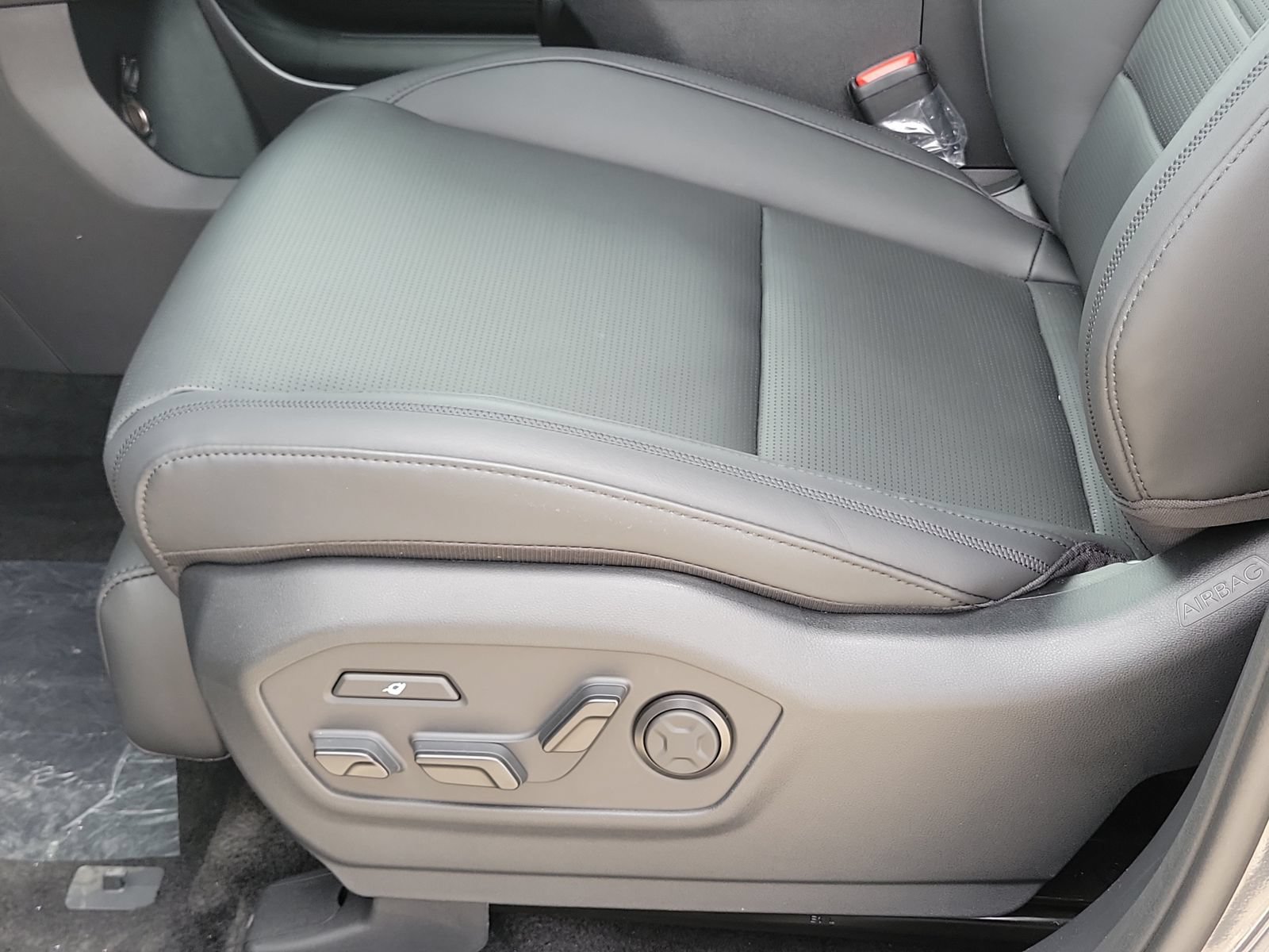 New 2026 Hyundai Santa Fe Calligraphy FWD image 16