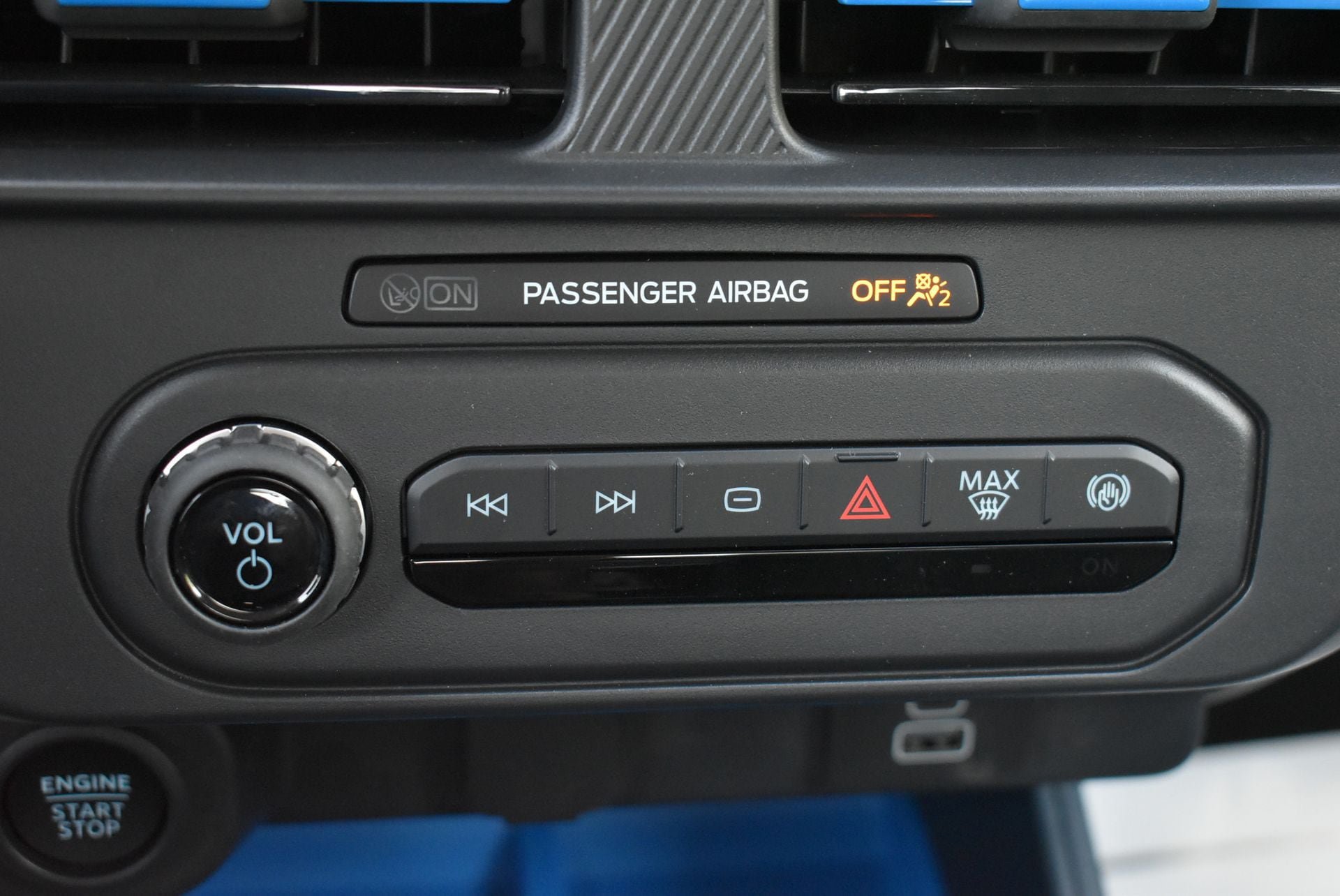 New 2026 Ford Maverick XLT w/ XLT Luxury Package FWD image 29