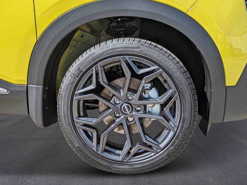 New 2026 Nissan Kicks SR w/ SR Premium Package FWD image 9