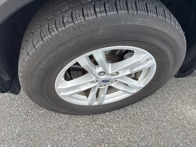 Used 2024 Ford Explorer XLT RWD image 4