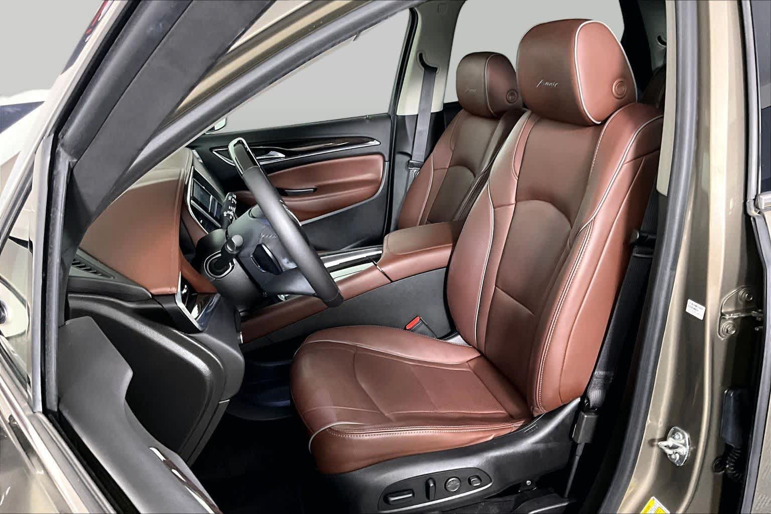 Certified 2020 Buick Enclave Avenir w/ Avenir Technology Package FWD image 8