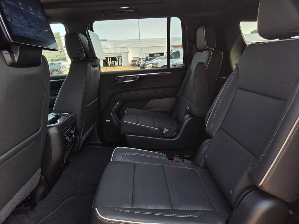 New 2026 Chevrolet Suburban Premier RWD image 22