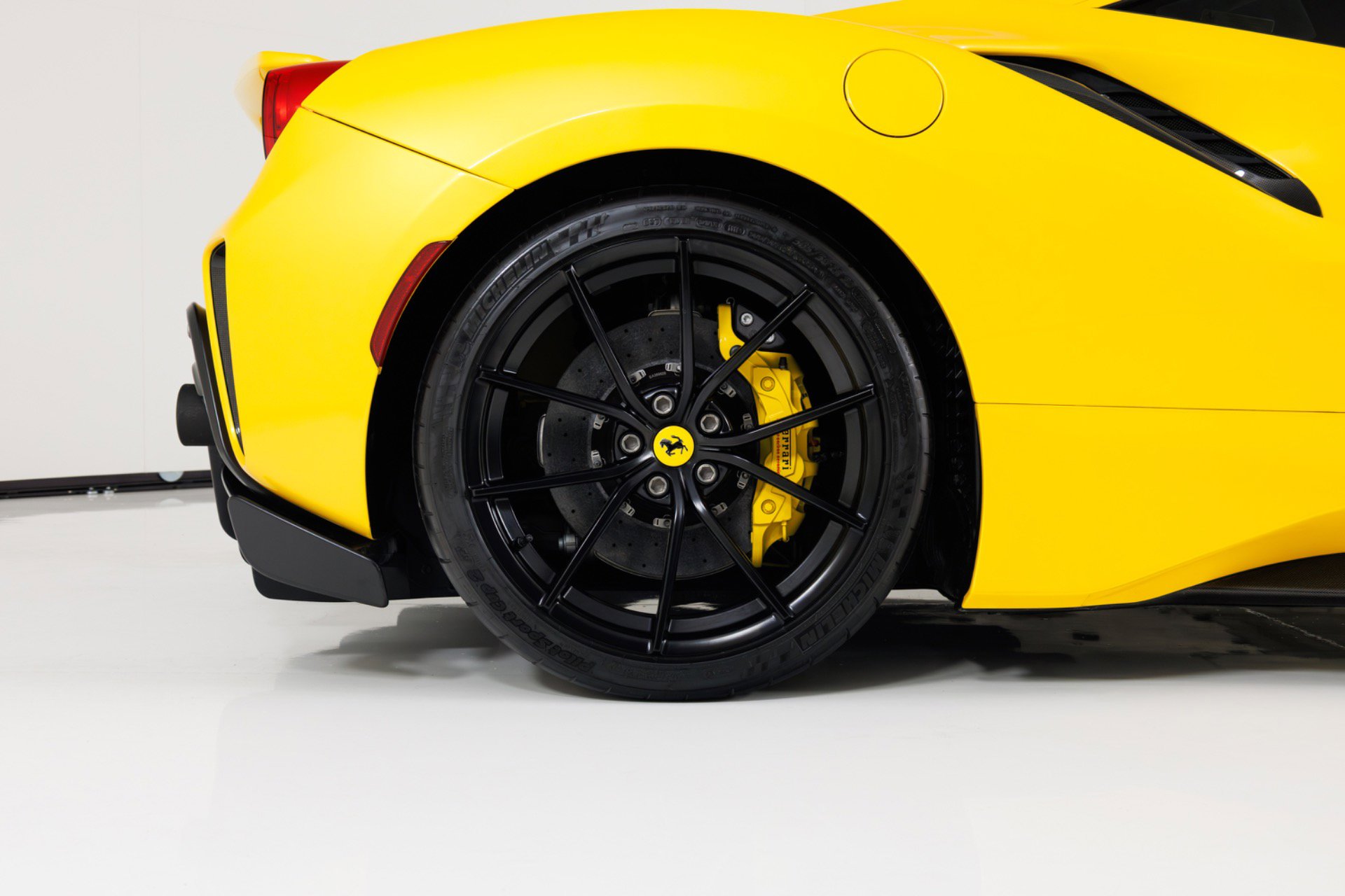 Used 2020 Ferrari 488 Pista image 12