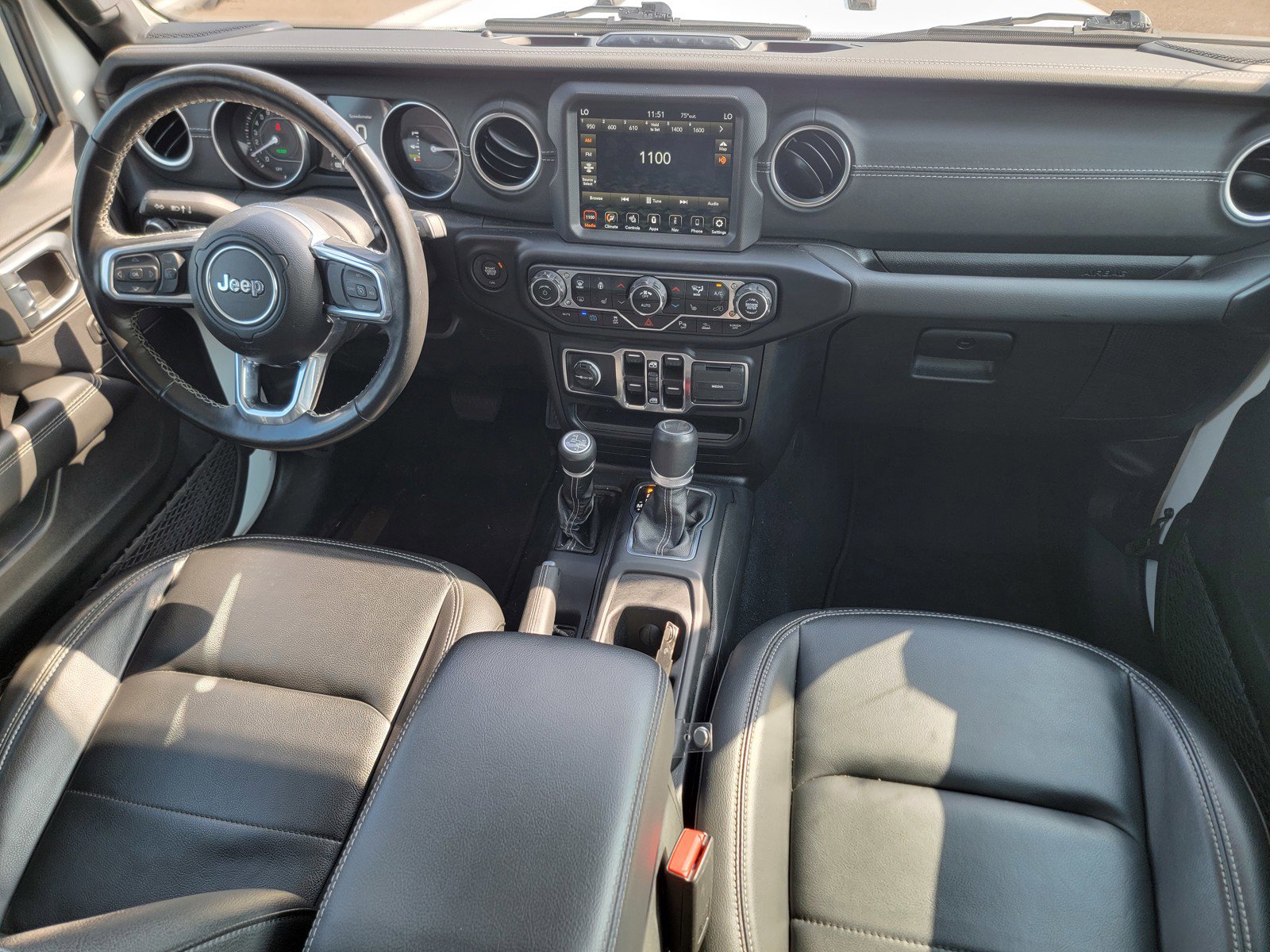 Certified 2022 Jeep Wrangler Unlimited Sahara w/ Cold Weather Group image 34