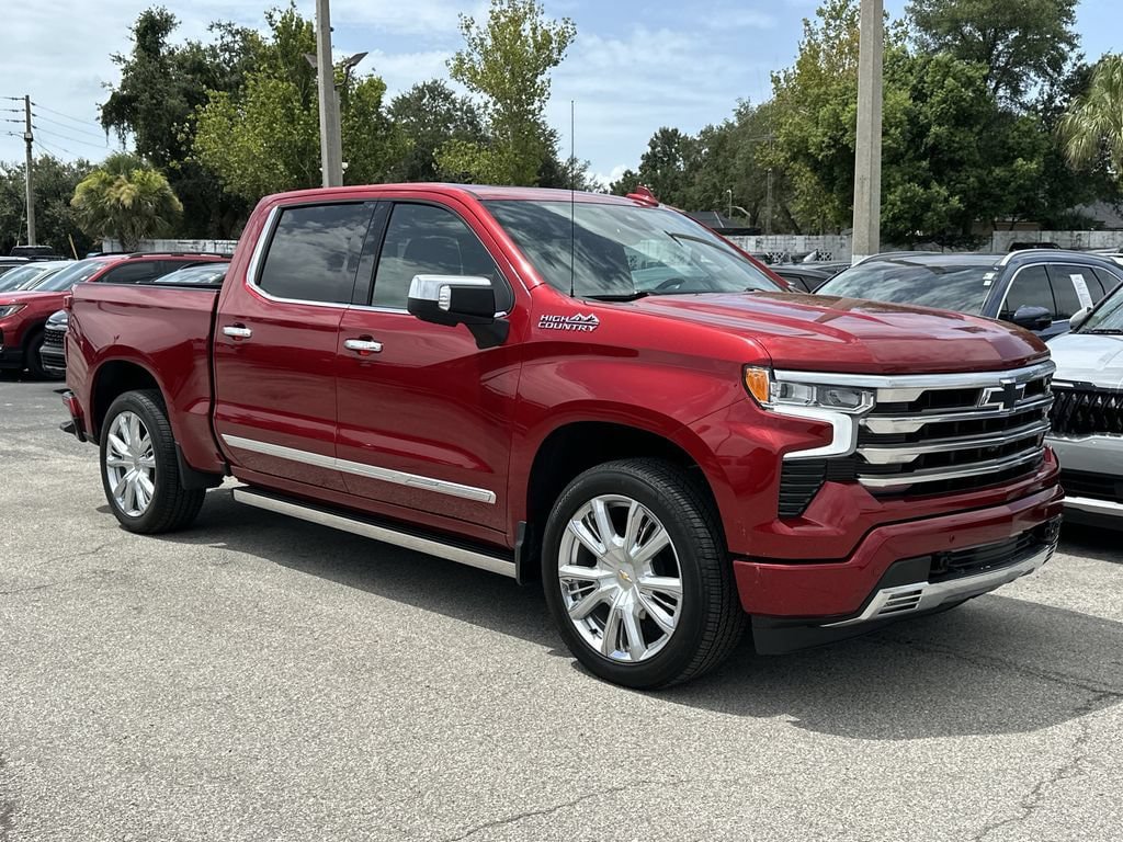 Used 2025 Chevrolet Silverado 1500 High Country w/ Technology Package AWD/4WD image 2