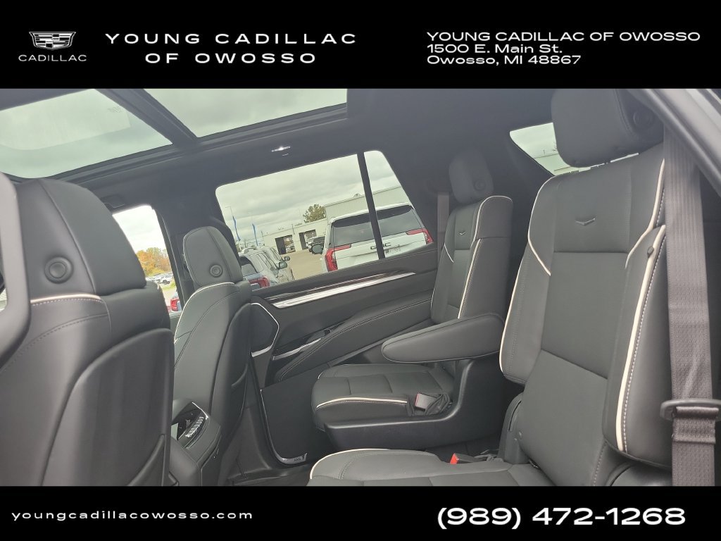 Used 2025 Cadillac Escalade Premium Luxury AWD/4WD image 30
