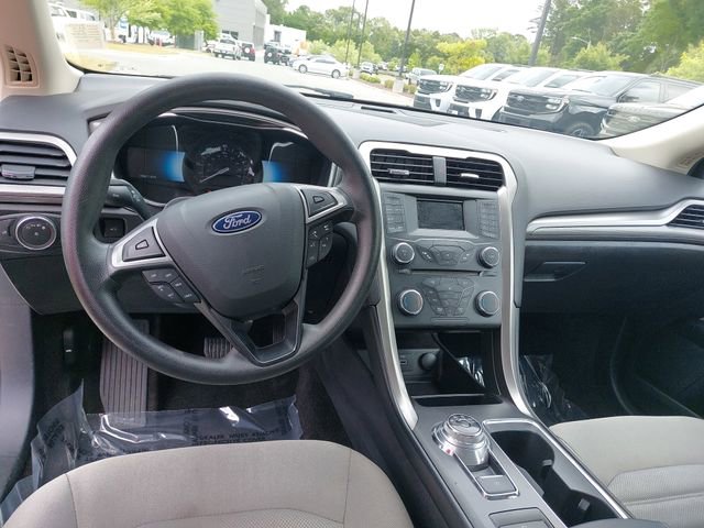 Used 2018 Ford Fusion S FWD image 15