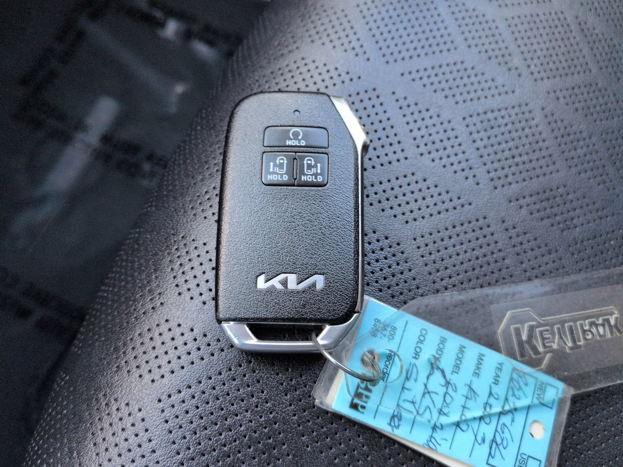 Used 2023 Kia Carnival LX FWD image 35