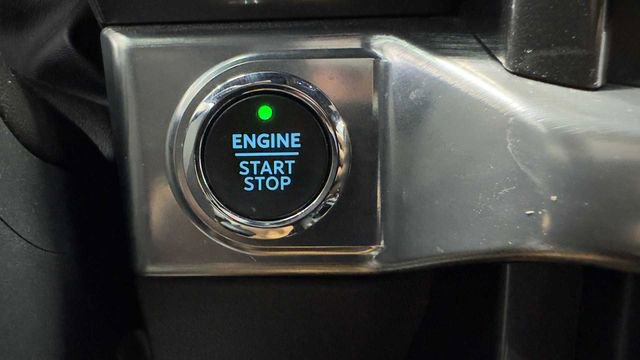 Used 2022 Ford F150 Lariat w/ Equipment Group 502A High image 34