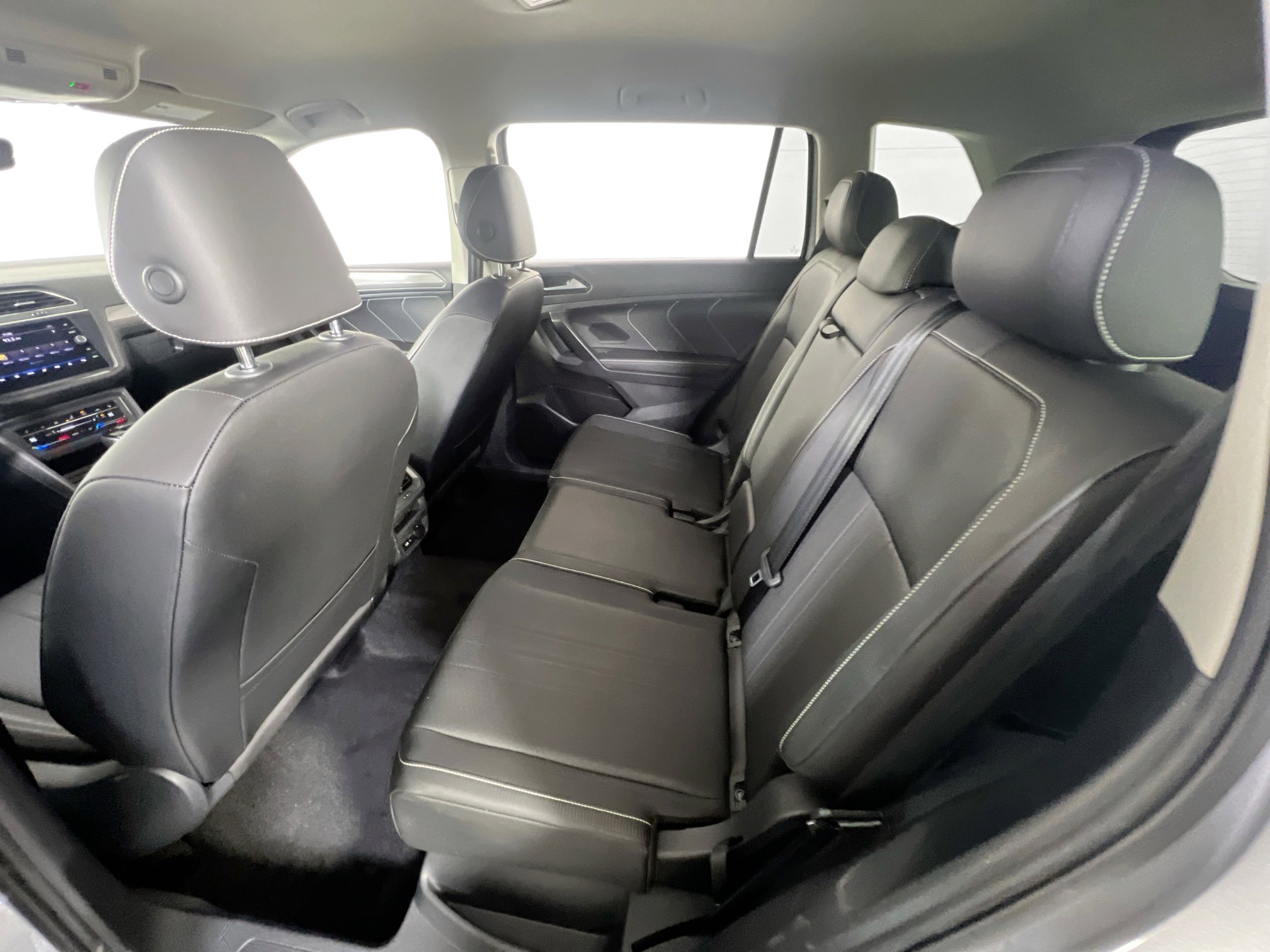 Used 2022 Volkswagen Tiguan SE AWD/4WD image 23