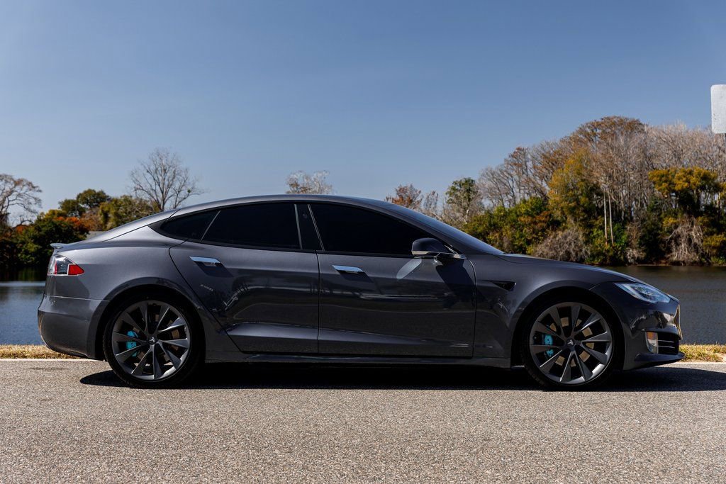Used 2020 Tesla Model S Performance image 2