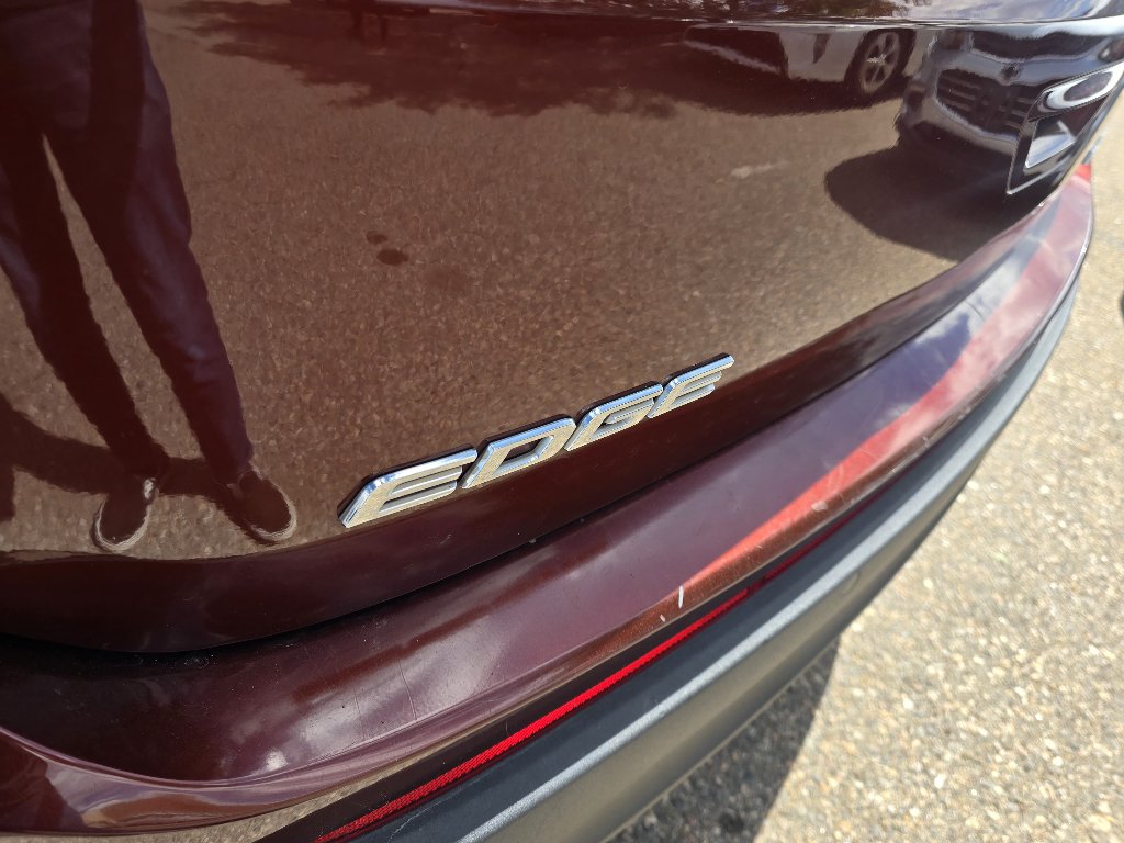 Used 2015 Ford Edge Titanium w/ Technology Package AWD/4WD image 12