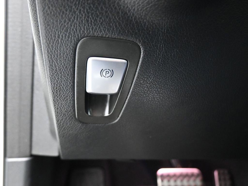 Used 2020 Mercedes-Benz GLC 43 AMG 4MATIC image 35