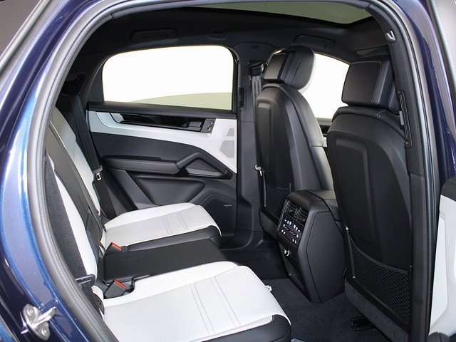 New 2025 Porsche Cayenne Coupe image 24