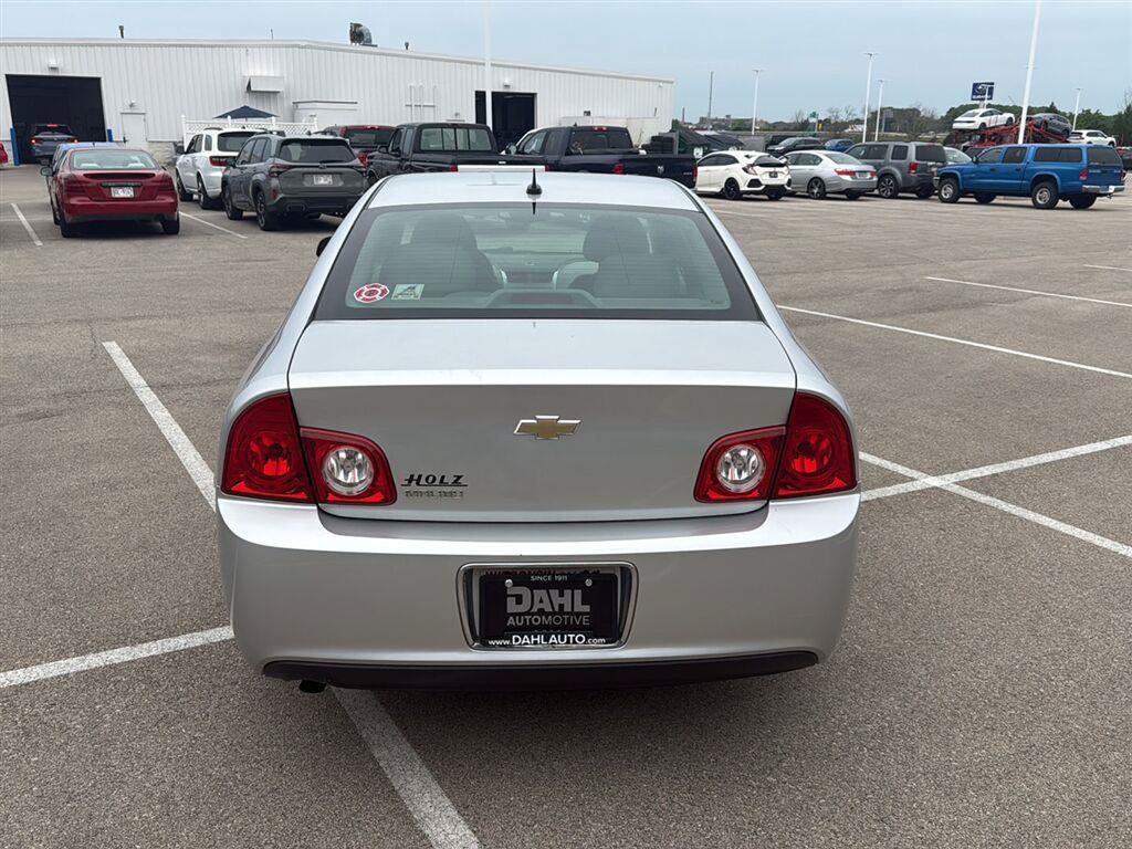 Used 2010 Chevrolet Malibu LS FWD image 13