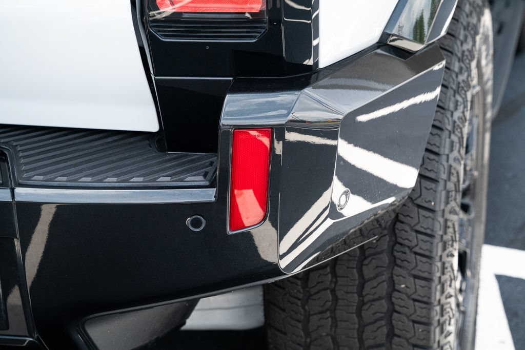 Used 2025 GMC Hummer EV 2X AWD/4WD image 14