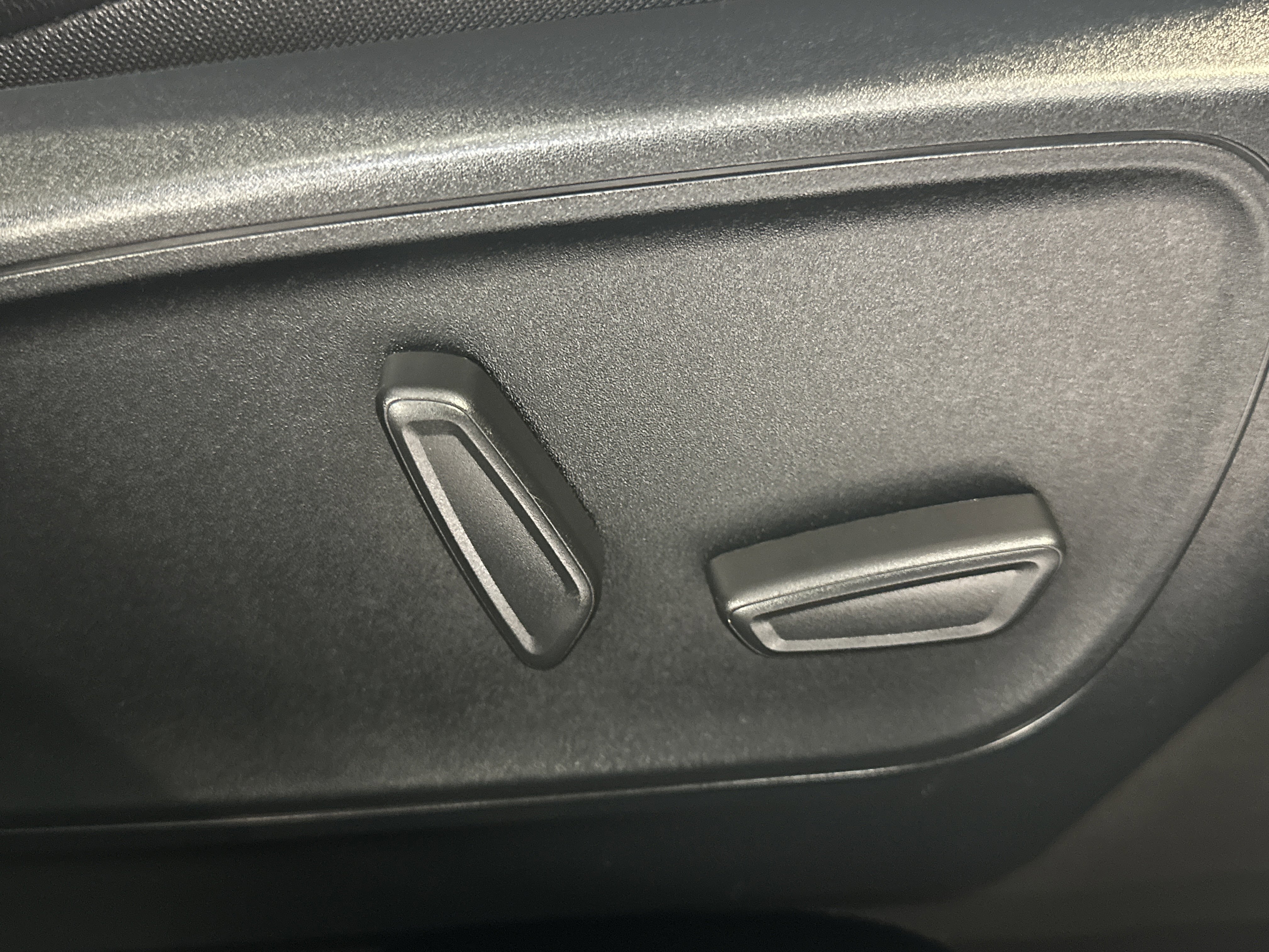 Used 2022 Ford Escape Titanium w/ Titanium Elite Package image 24