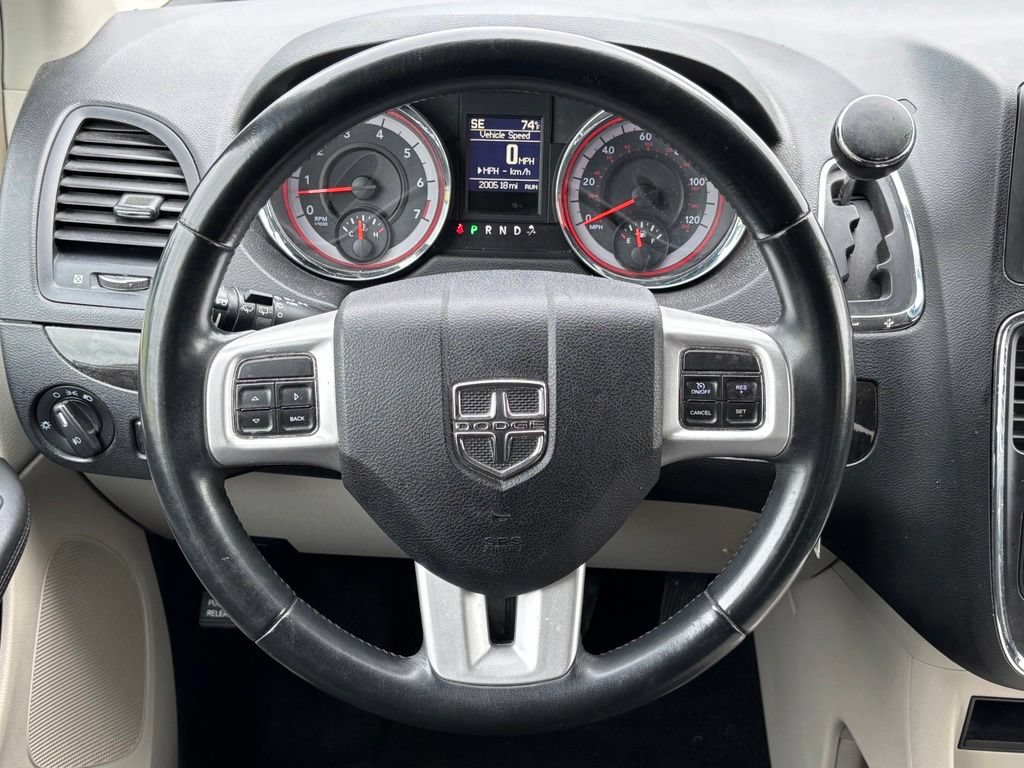 Used 2012 Dodge Grand Caravan Crew FWD image 22