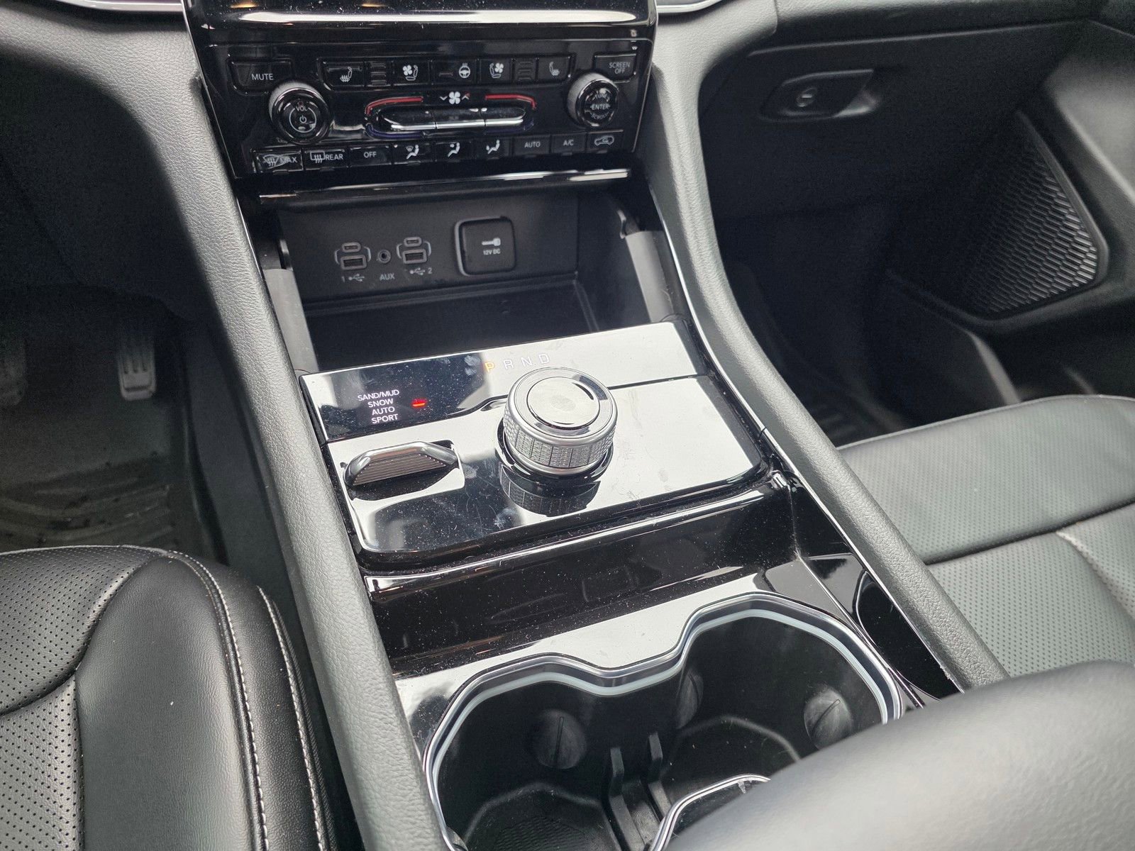 Used 2023 Jeep Grand Cherokee L Limited w/ Luxury Tech Group II AWD/4WD image 20