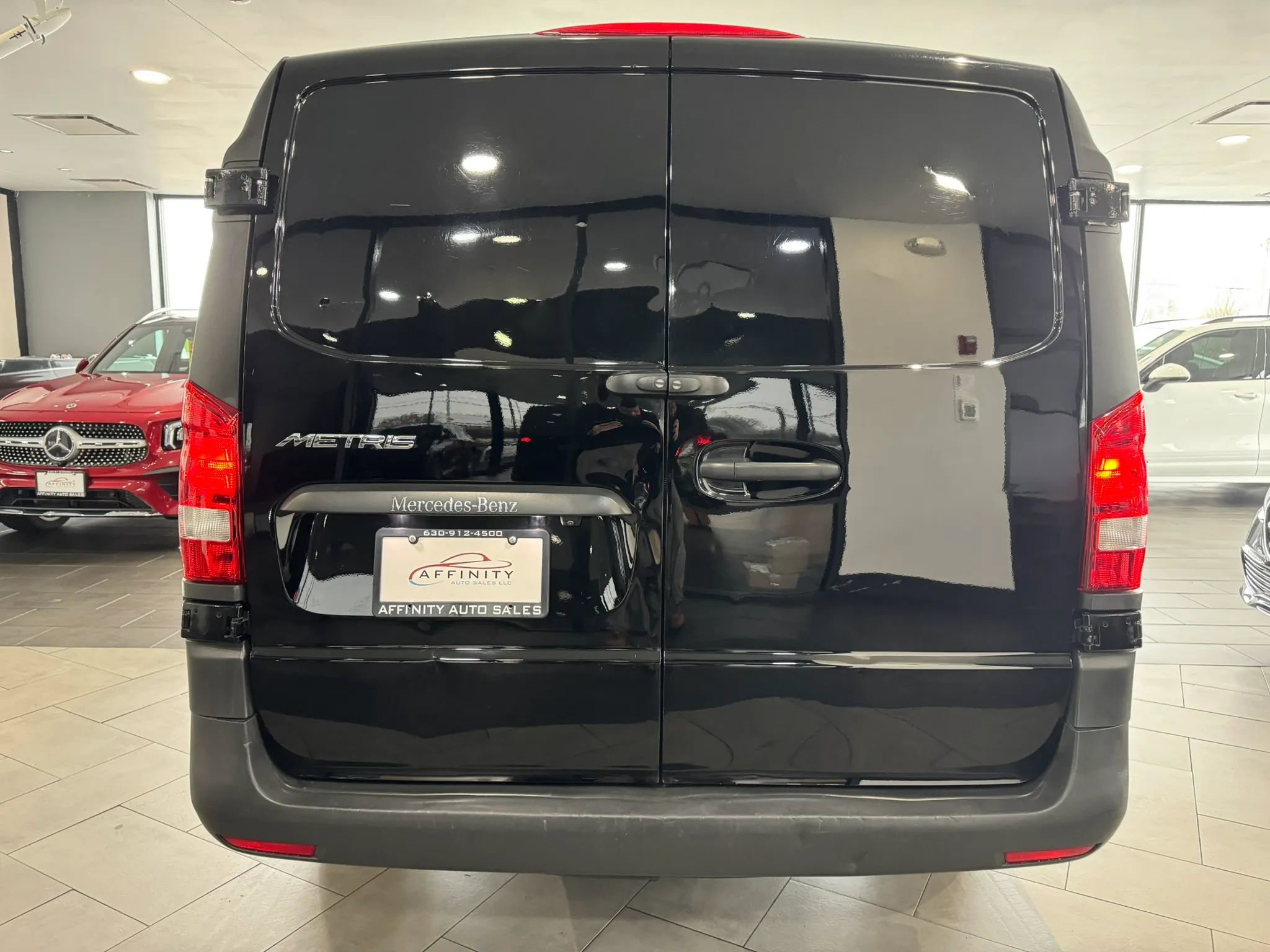 Used 2021 Mercedes-Benz Metris image 4