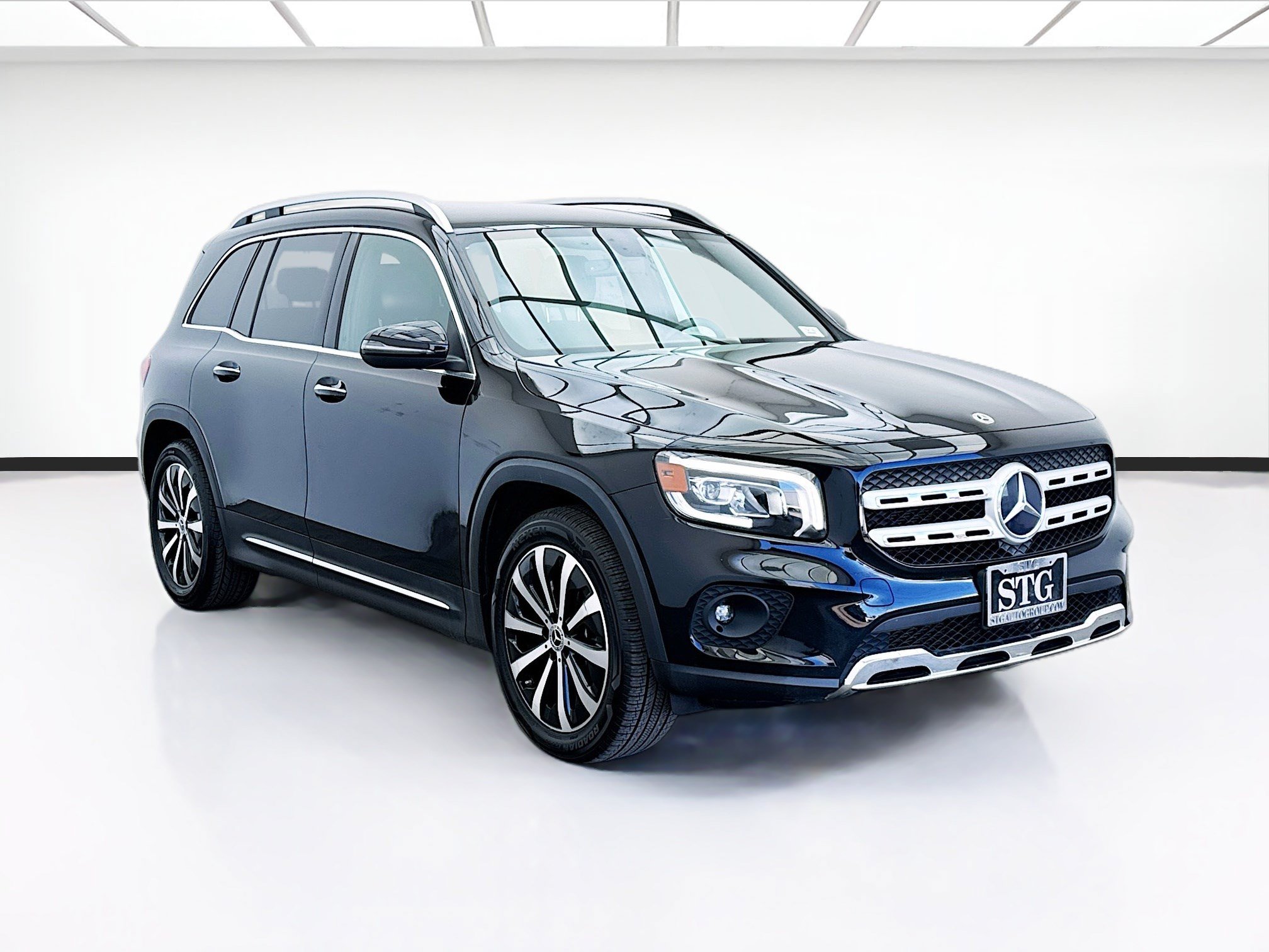Used 2023 Mercedes-Benz GLB 250 4MATIC image 3