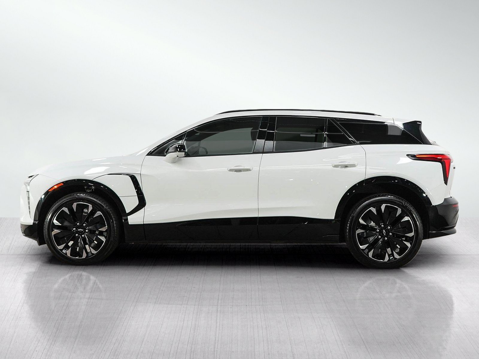 Used 2024 Chevrolet Blazer EV RS AWD/4WD image 2