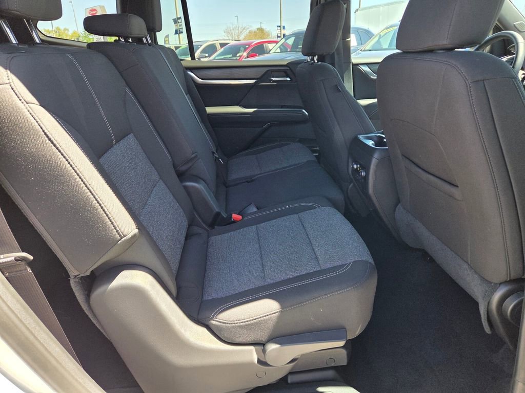 Used 2025 GMC Acadia Elevation image 16