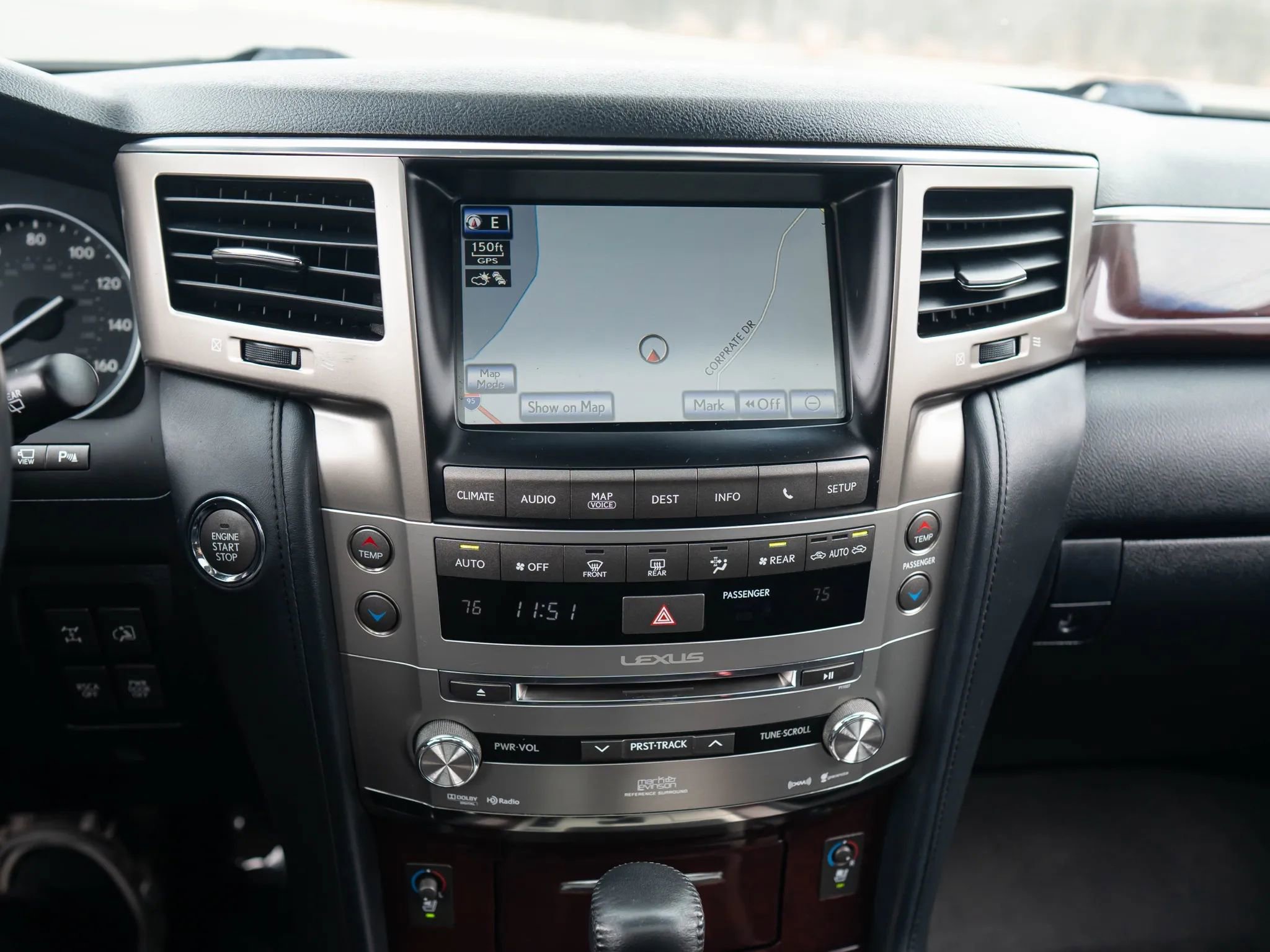 Used 2015 Lexus LX 570 4WD image 31