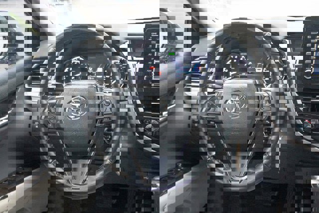 Used 2023 Toyota Camry SE image 30