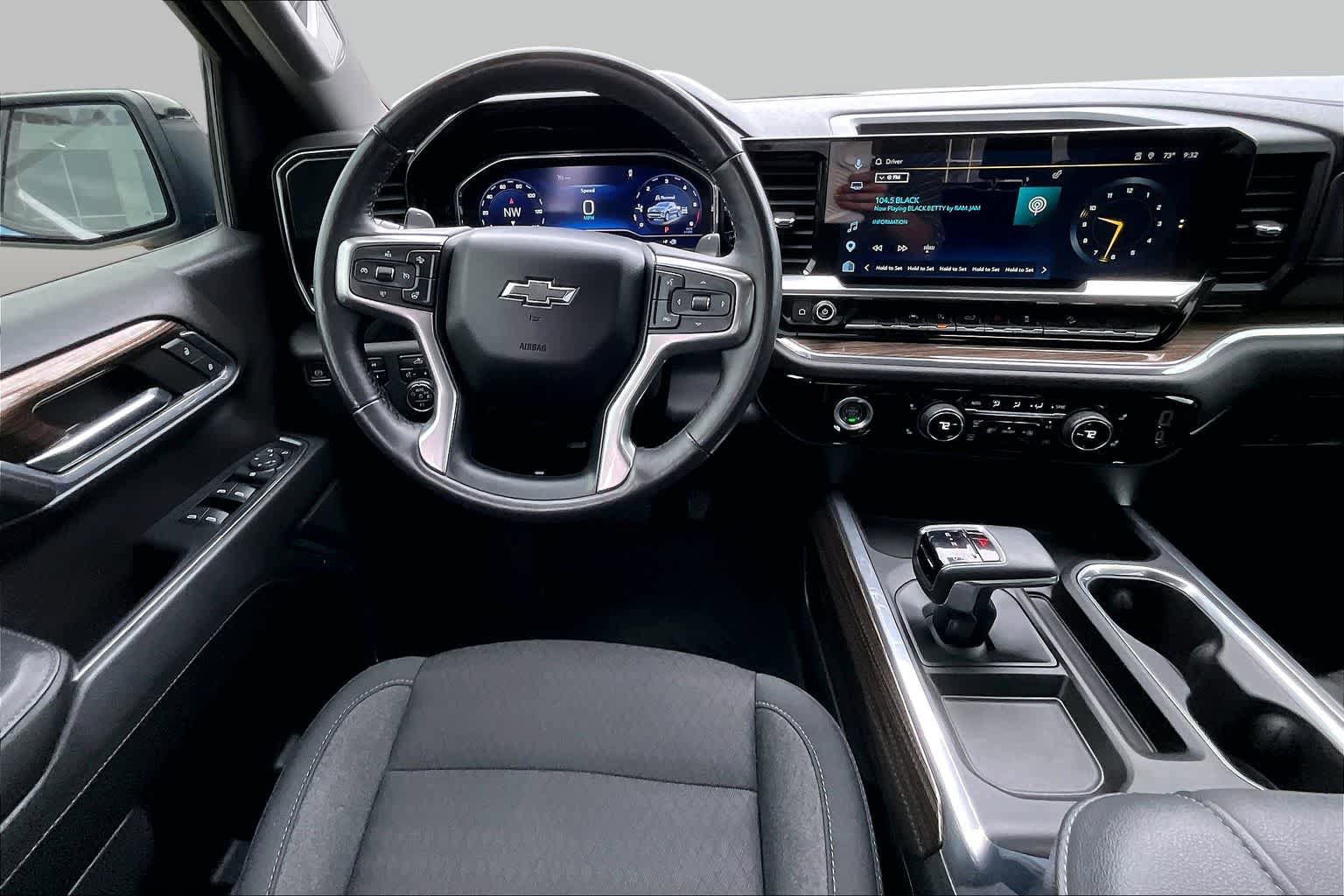 Used 2023 Chevrolet Silverado 1500 RST AWD/4WD image 6
