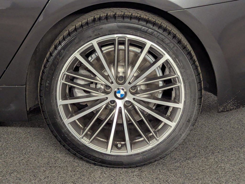 Used 2018 BMW 530i xDrive image 14