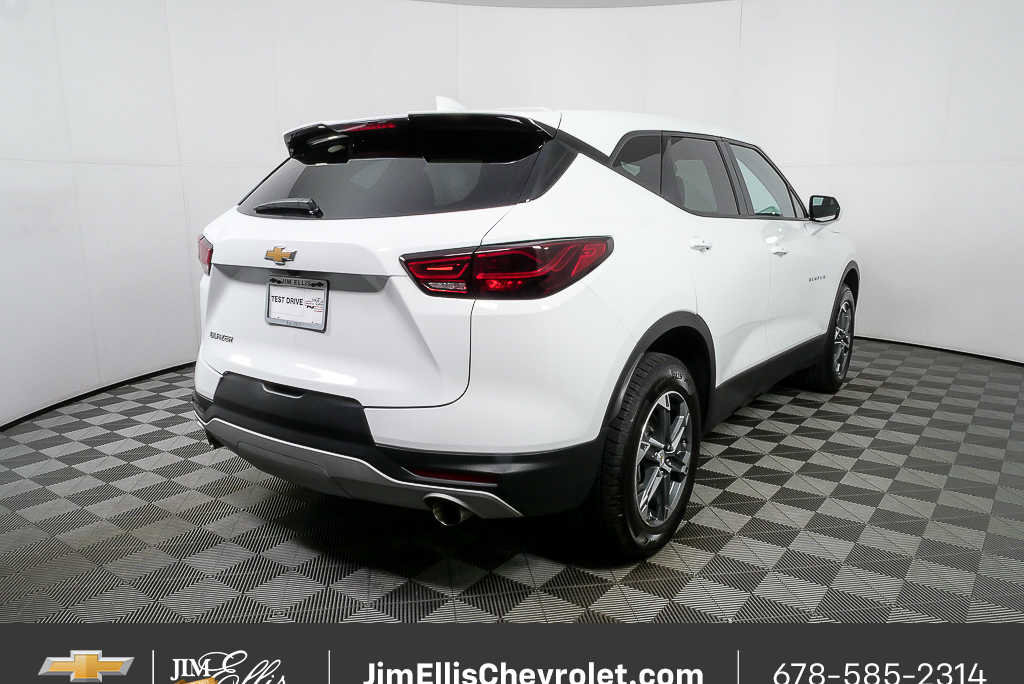 Certified 2025 Chevrolet Blazer LT image 3