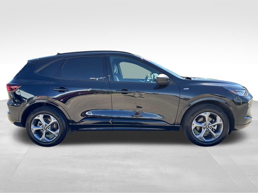 Used 2024 Ford Escape ST-Line w/ Tech Pack #1 AWD/4WD image 7