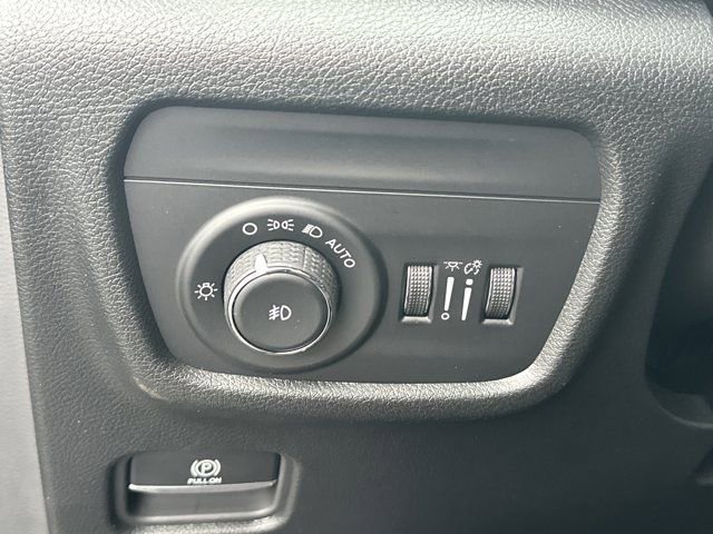 New 2025 Jeep Grand Cherokee Limited w/ Trailer Tow Package image 27