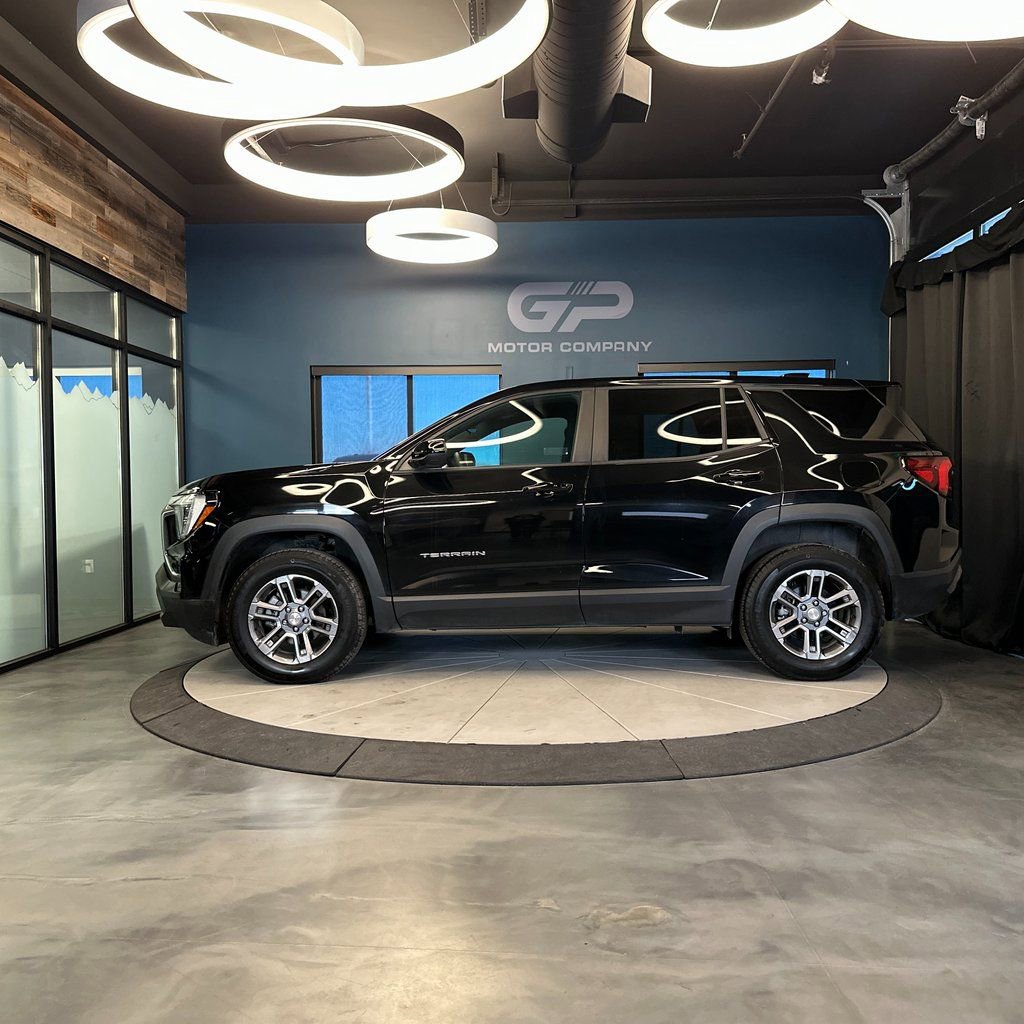 Used 2025 GMC Terrain Elevation AWD/4WD image 6