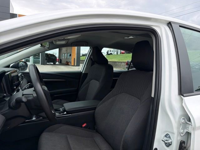Used 2025 Toyota Camry LE image 18