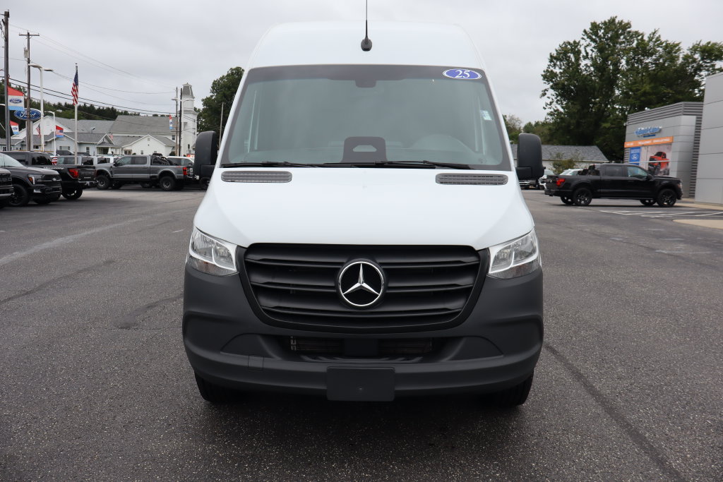 Used 2025 Mercedes-Benz Sprinter 2500 image 13