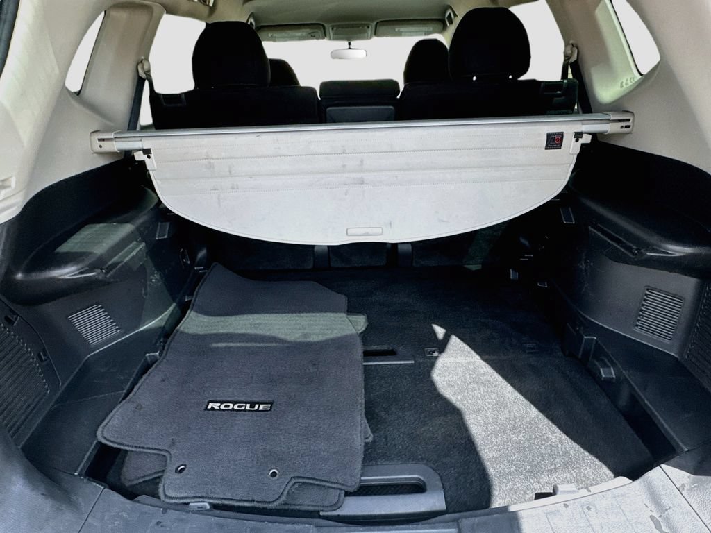 Used 2014 Nissan Rogue SV FWD image 30