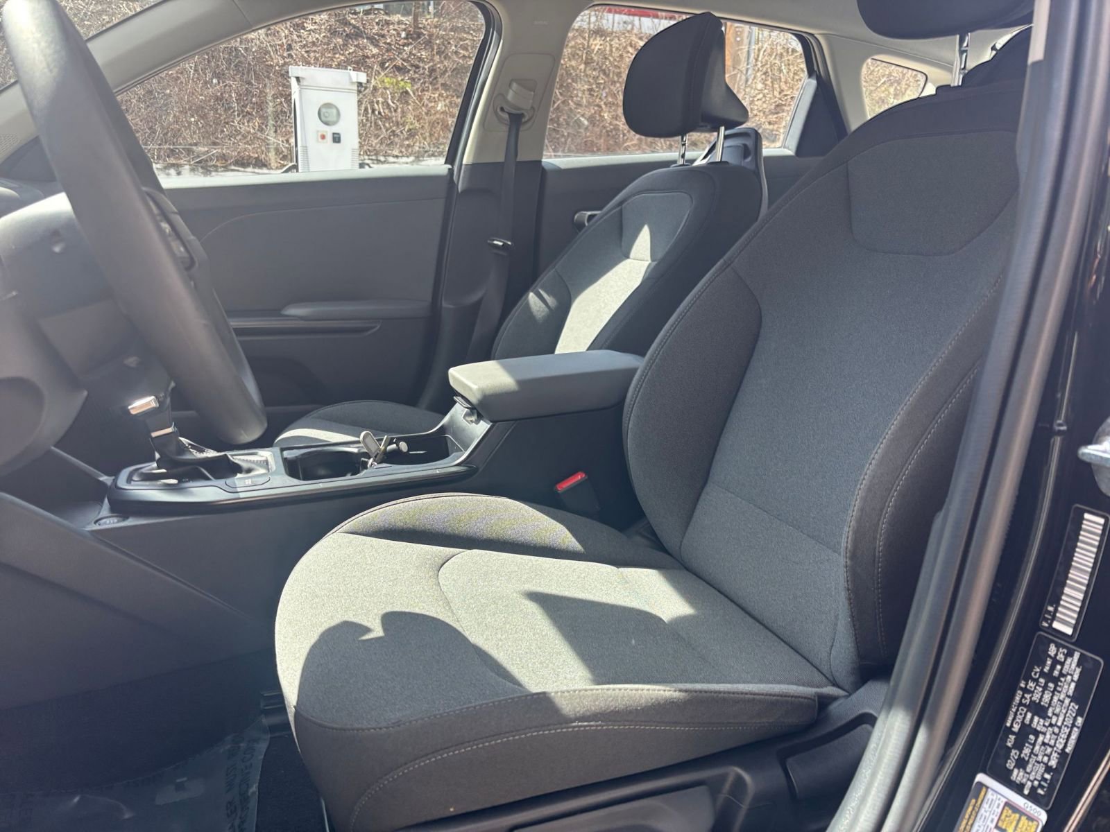 Used 2025 Kia K4 LXS image 36