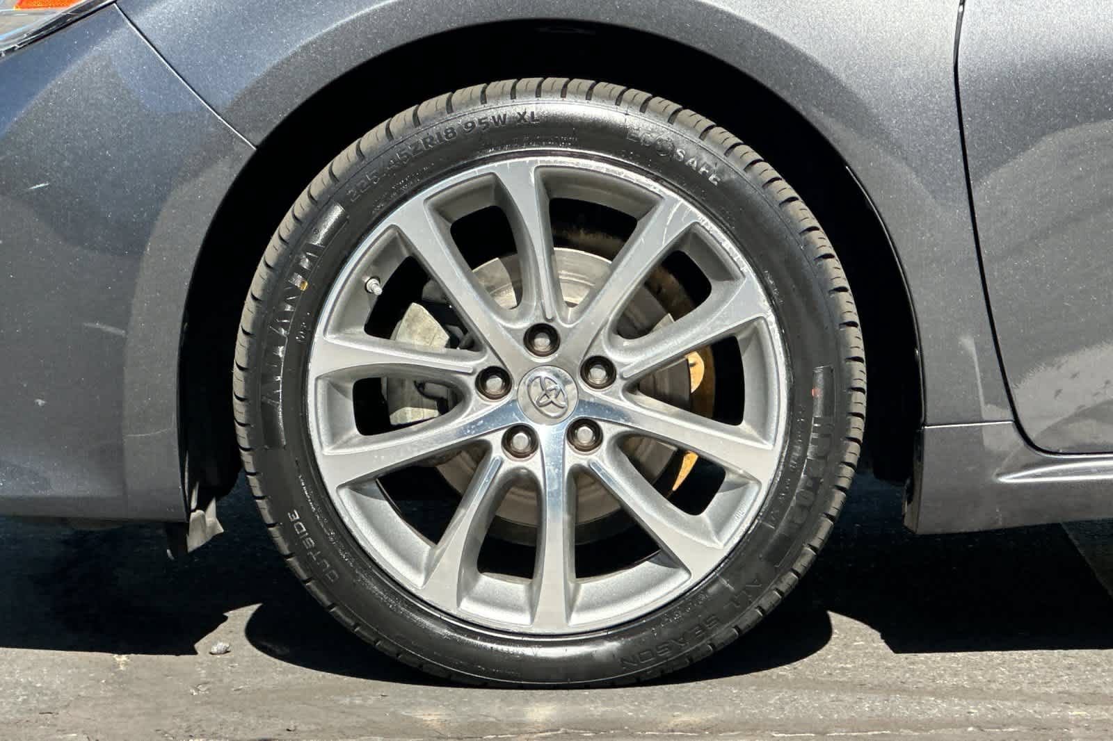 Used 2014 Toyota Avalon XLE Touring FWD image 25