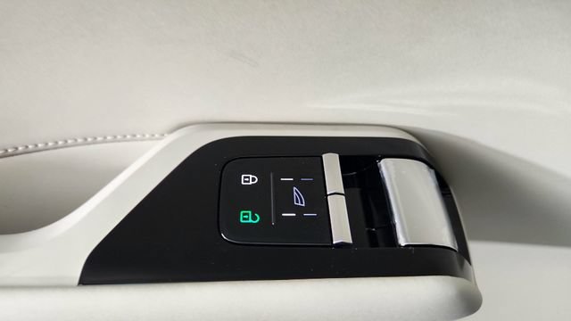 New 2026 Volvo EX90 Plus AWD/4WD image 10