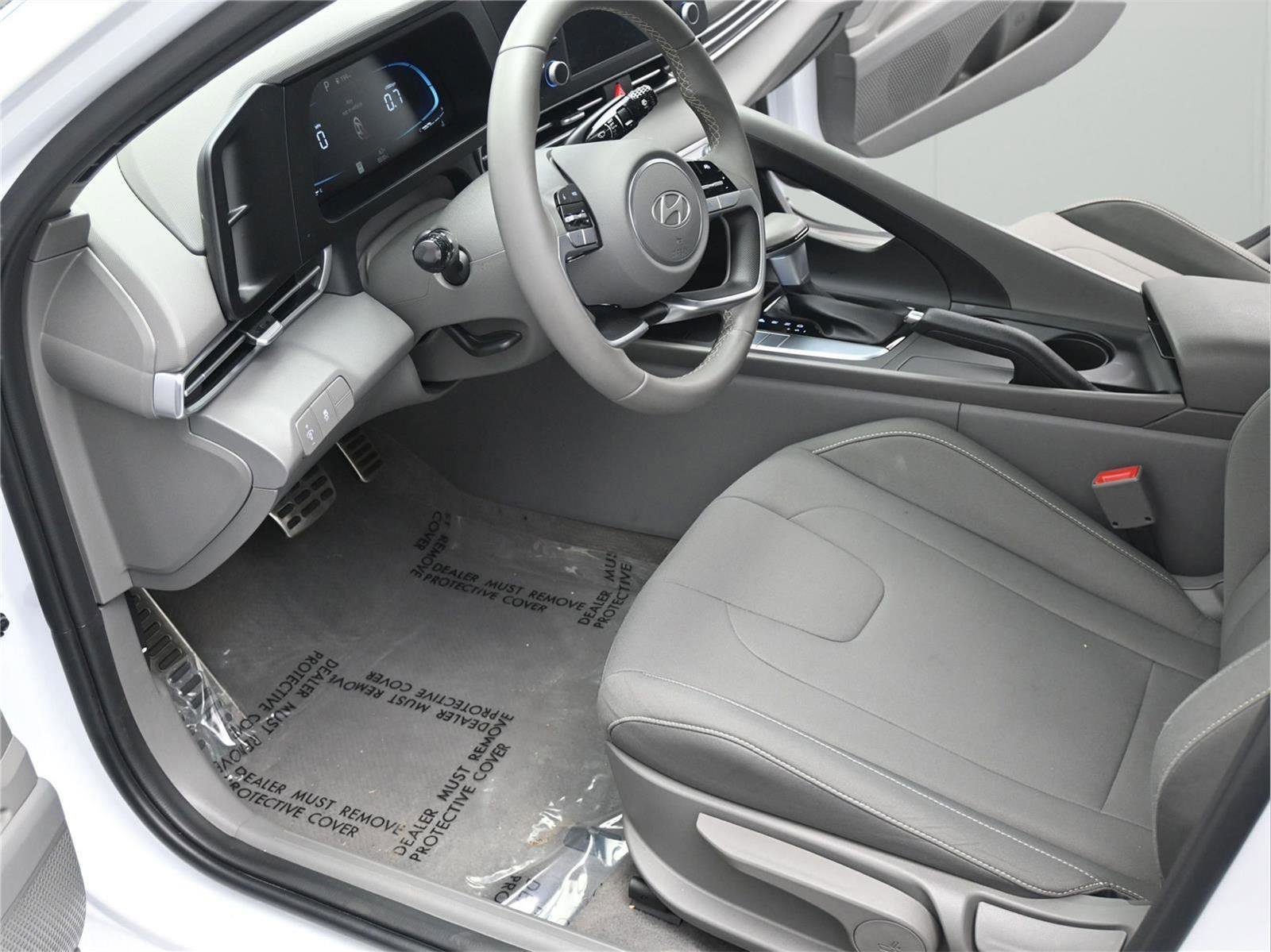 Certified 2025 Hyundai Elantra Sport image 5