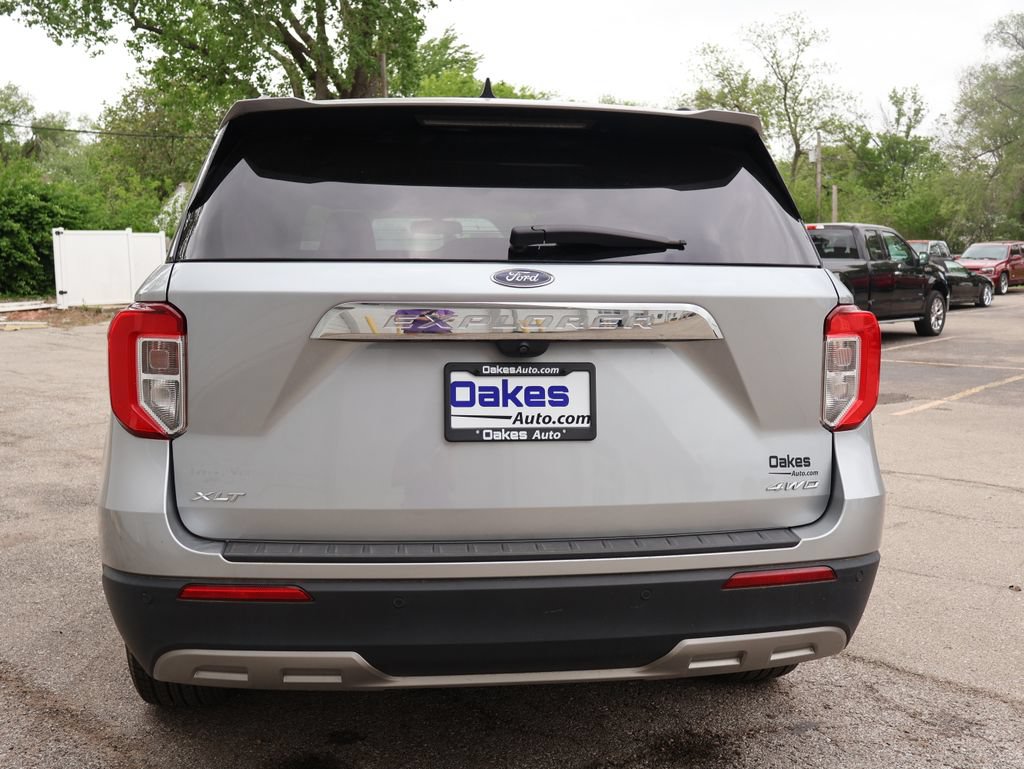 Used 2022 Ford Explorer XLT w/ Equipment Group 202A AWD/4WD image 5