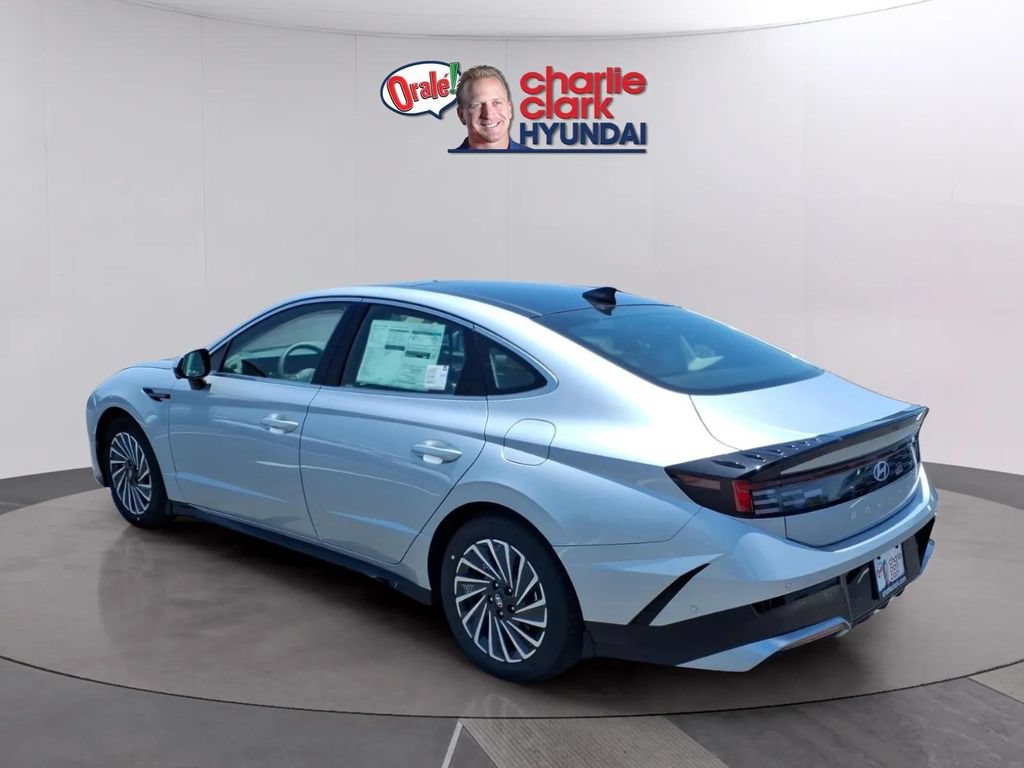 New 2026 Hyundai Sonata Limited FWD image 3