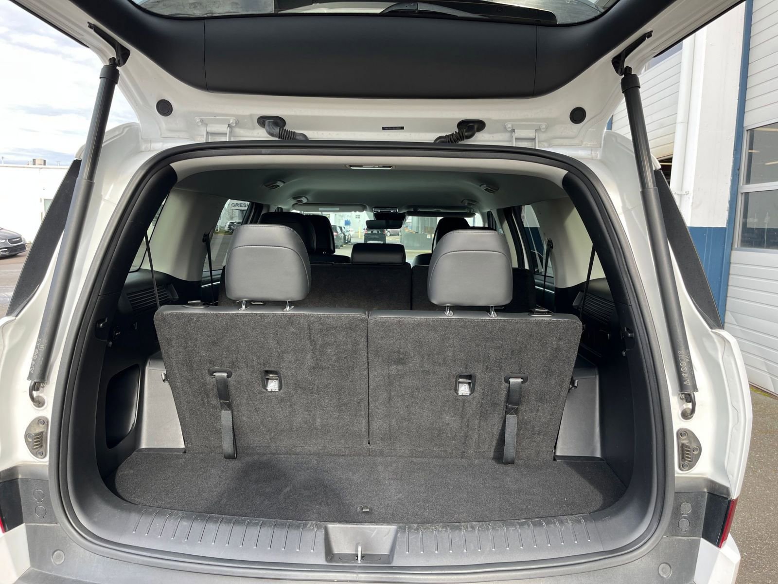 Used 2025 Hyundai Santa Fe SEL image 36