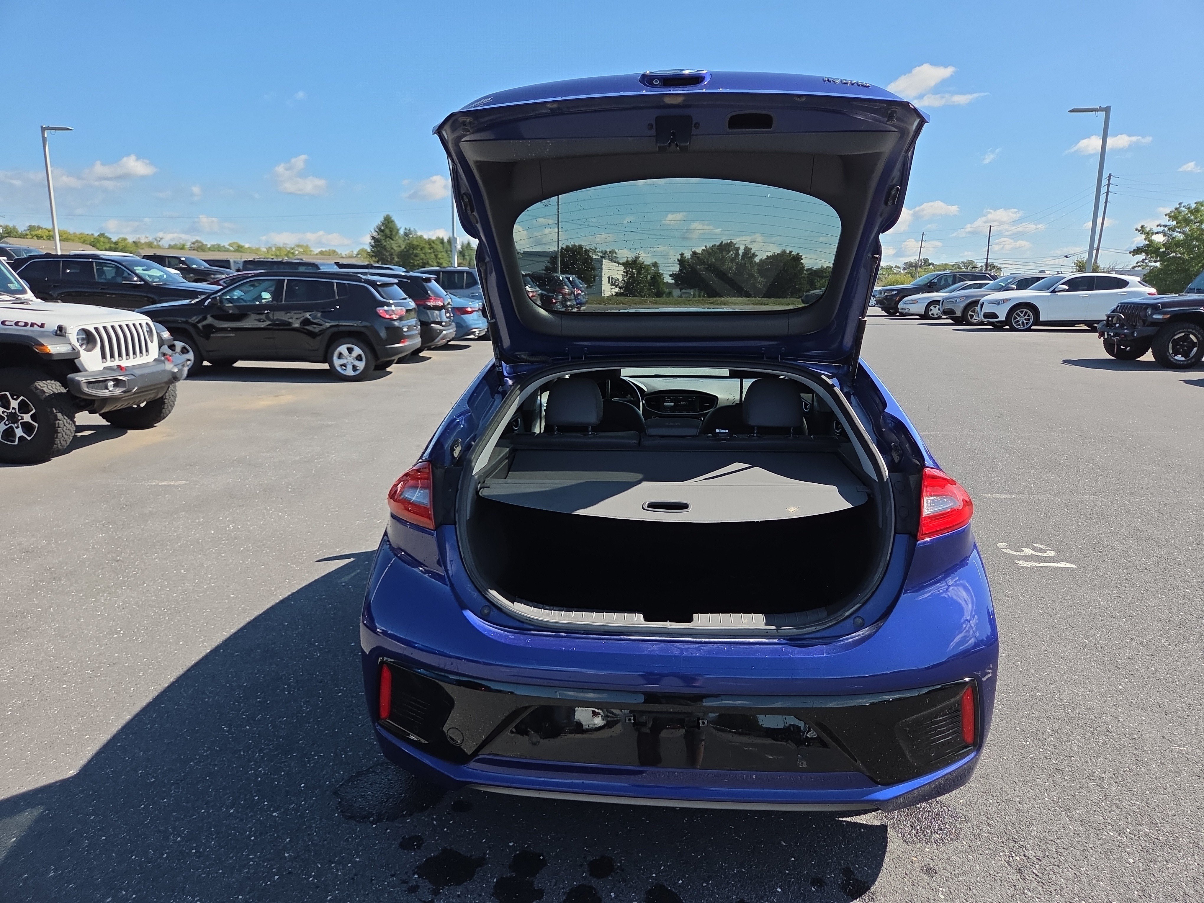 Used 2019 Hyundai Ioniq Limited w/ Ultimate Package 02 FWD image 25